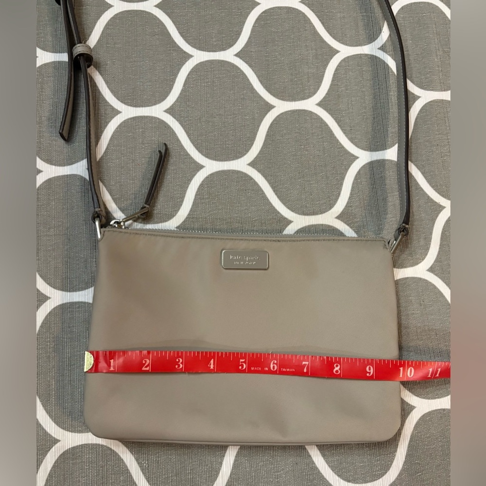 KATE SPADE Madelyne Wilson Road Triple Gusset Nylon & Leather Crossbody Purse - Picture 8 of 9